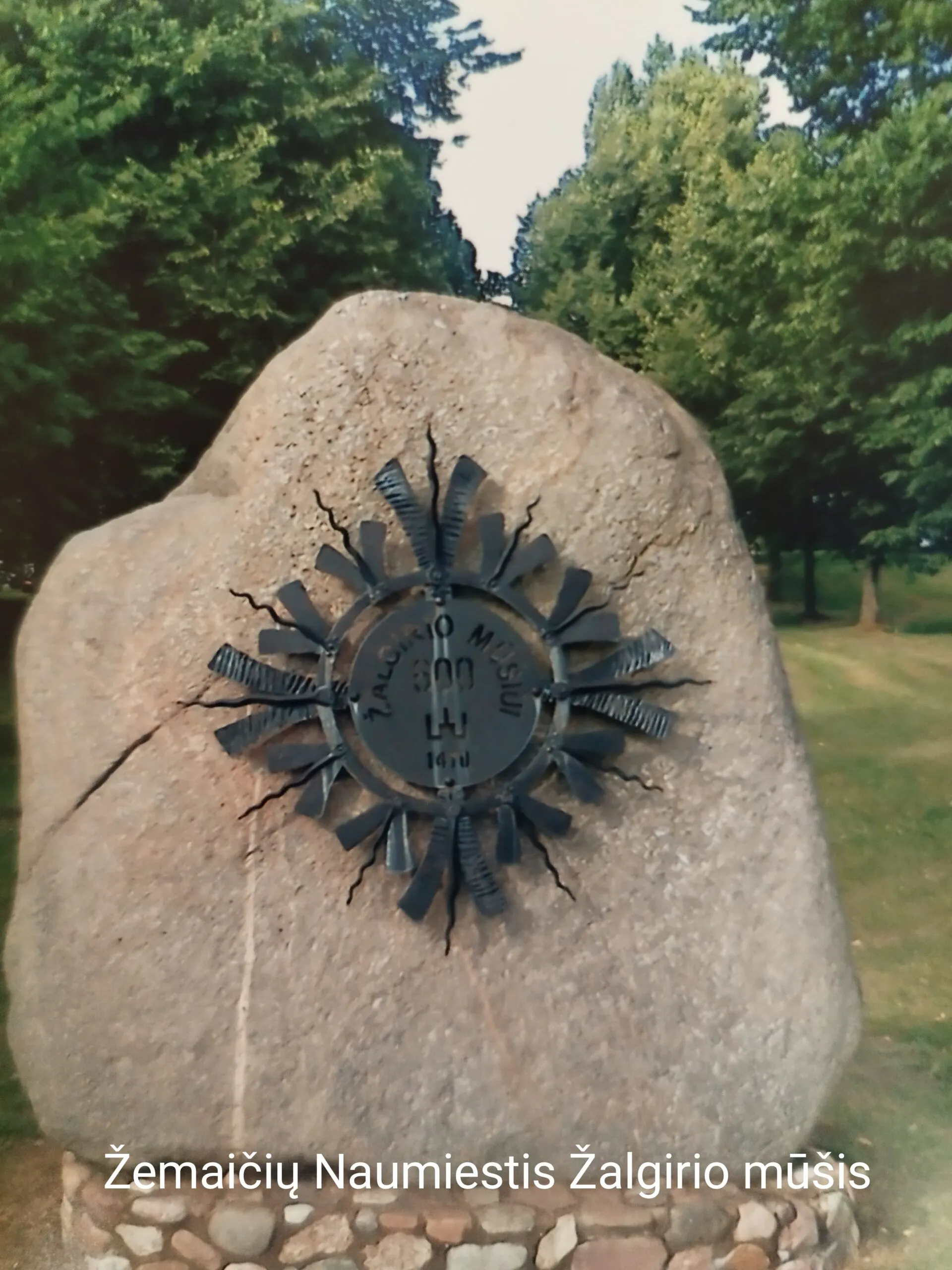 Kalviški kryžiai ir saulutės