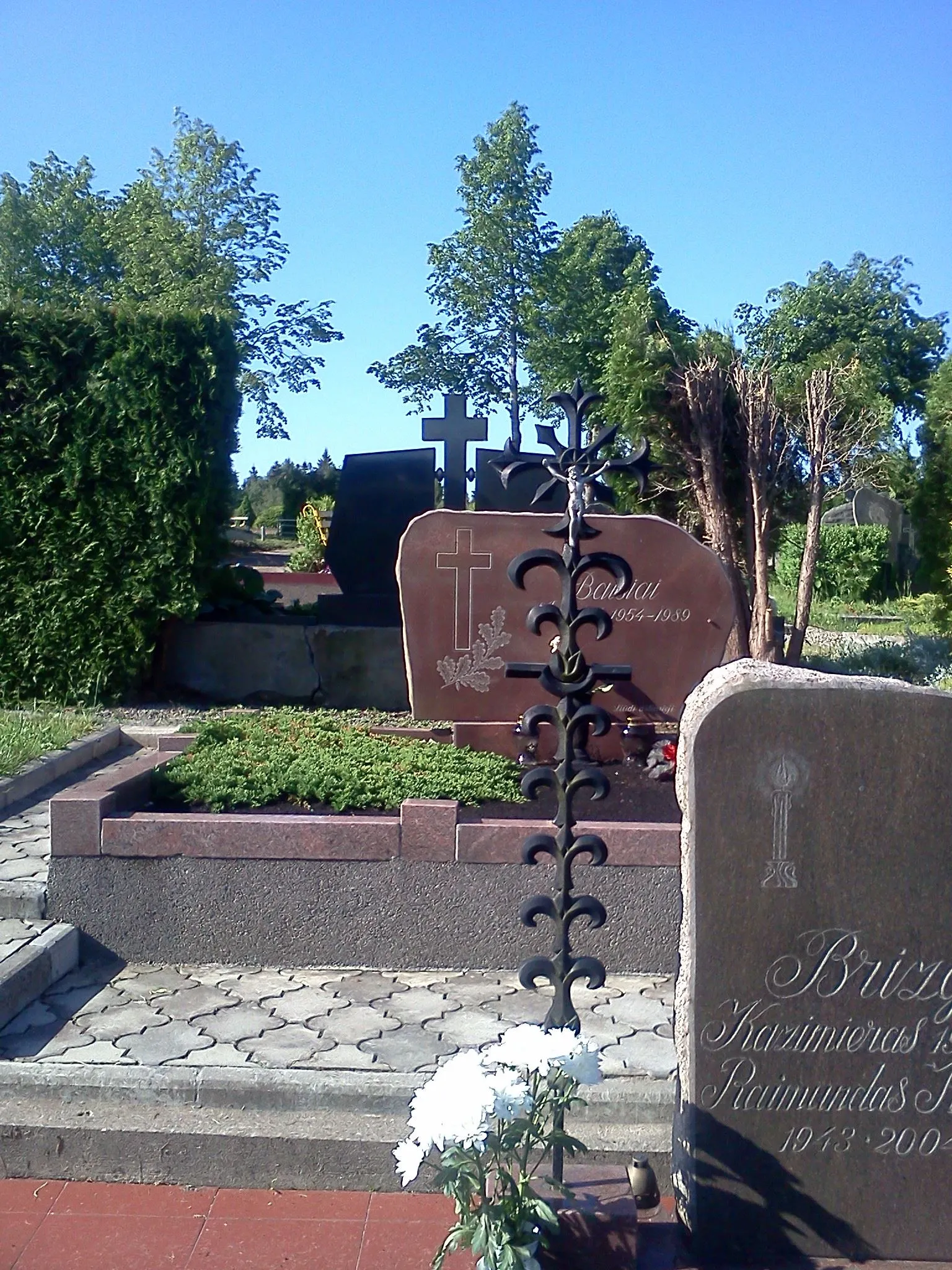 Kalviški kryžiai ir saulutės