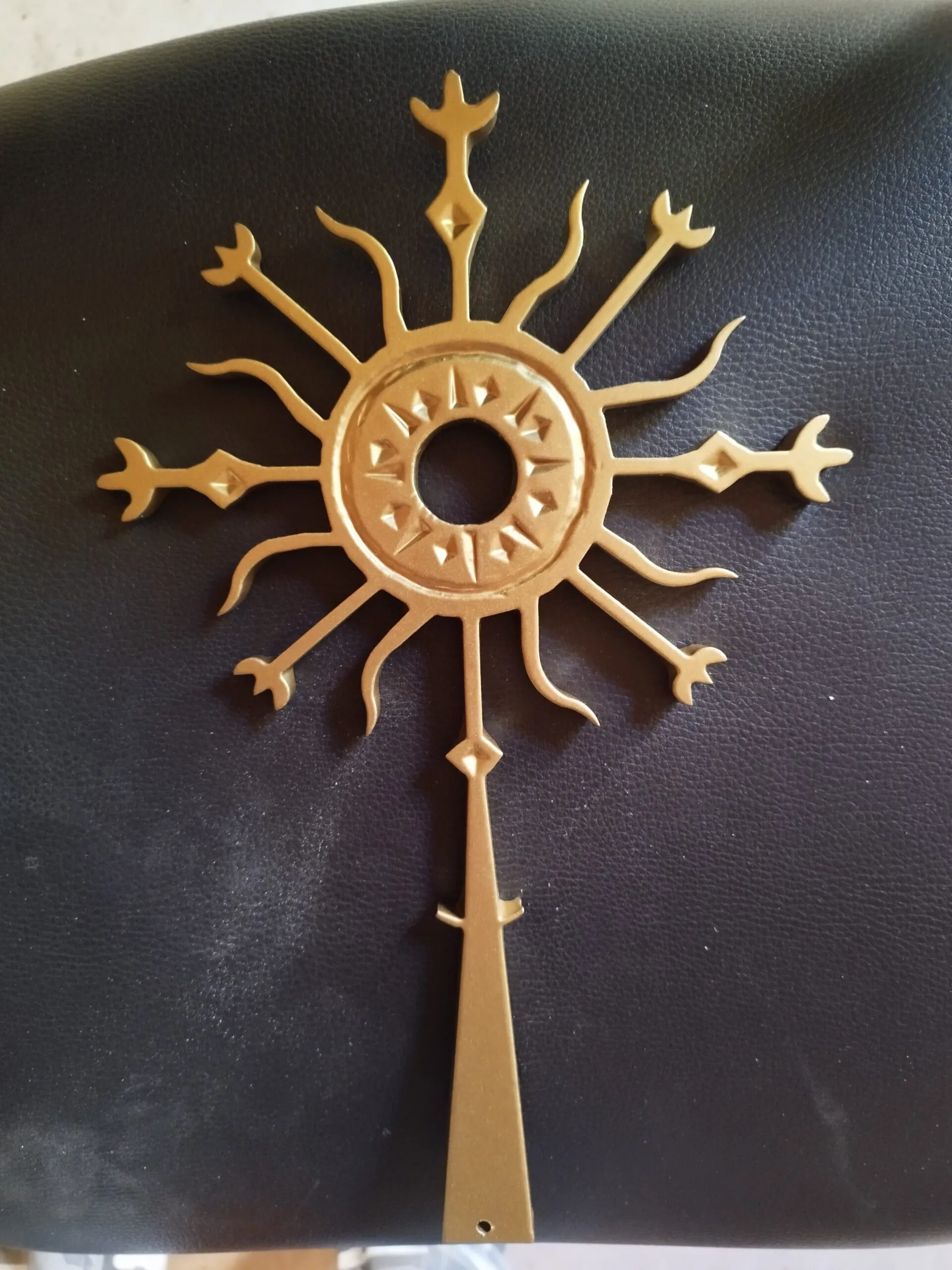 Kalviški kryžiai ir saulutės