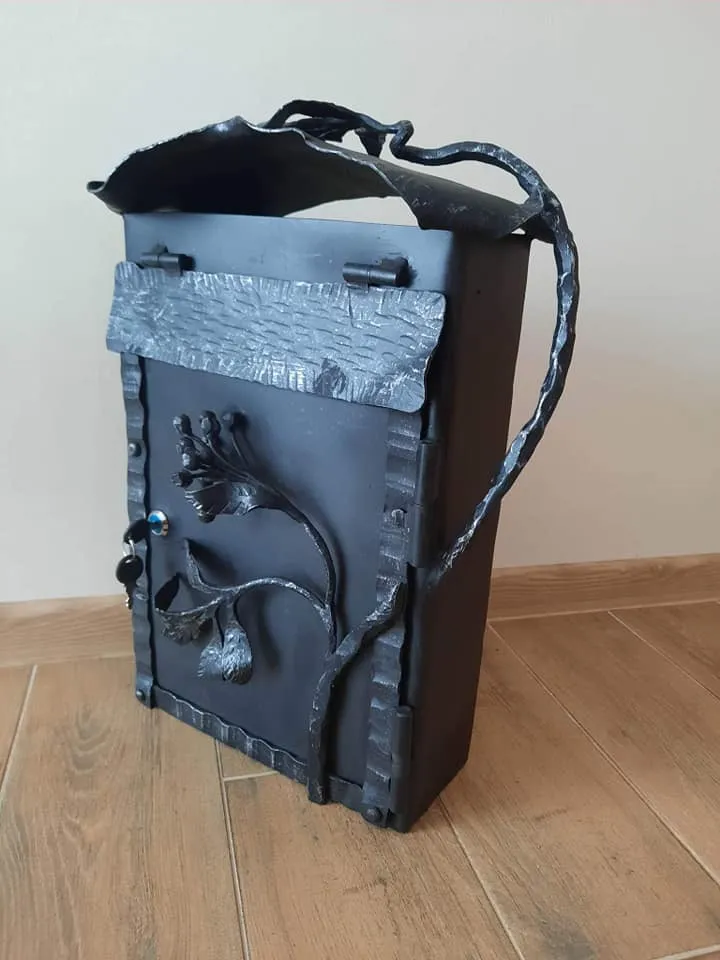 Lauko baldai, pašto dėžutės