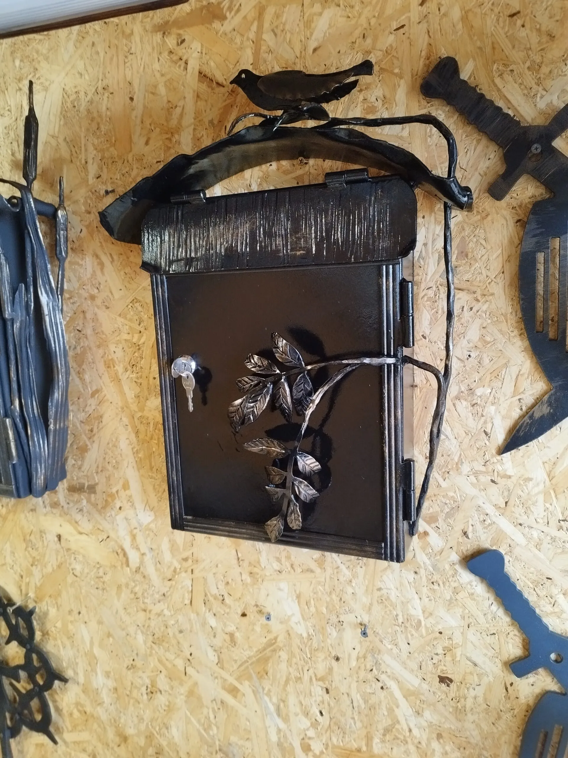 Lauko baldai, pašto dėžutės